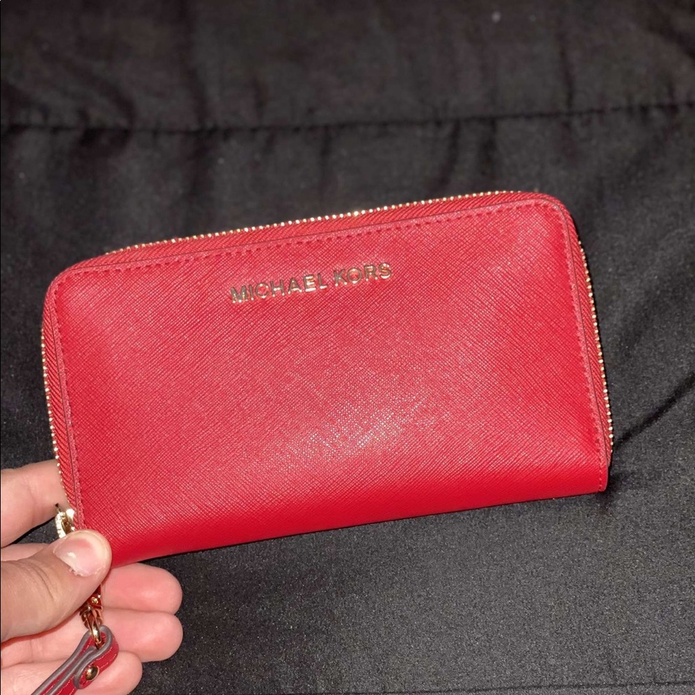 micheal kors wristlets
